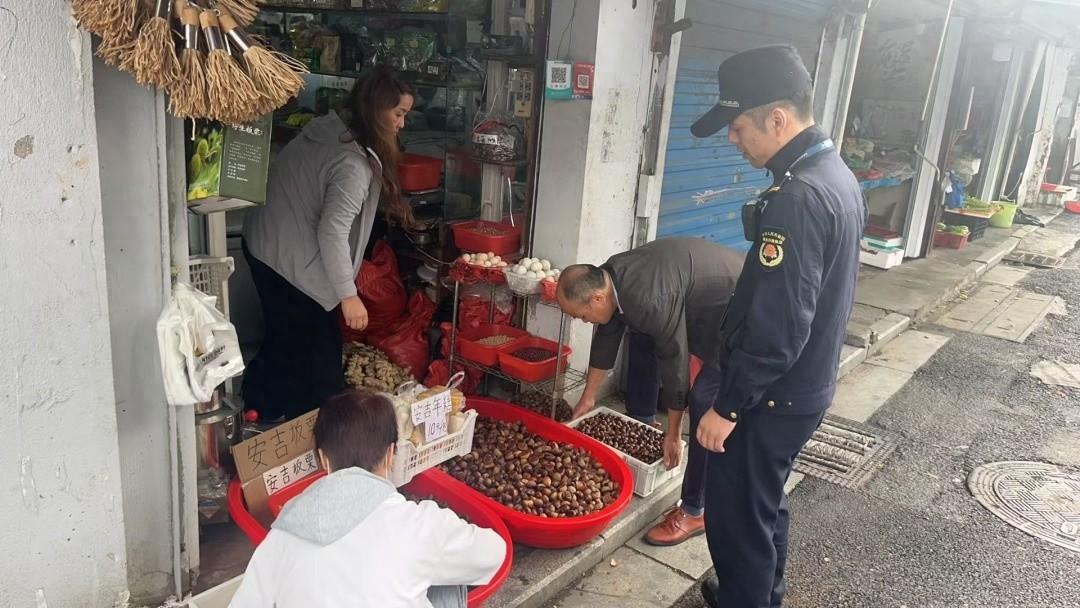 国庆假期结束，湖城月河街道多措并举优化市容秩序  第1张