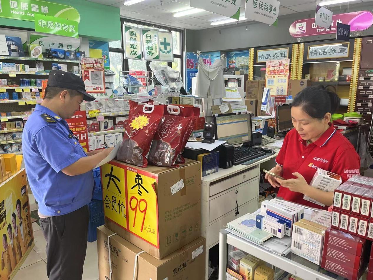 栖霞区西岗城管中队节前大行动，确保店招标牌安全无隐患  第2张