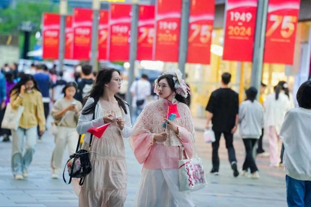 国庆假期宁波消费市场成绩单出炉，销售额达 9.15 亿！你贡献了多少？  第1张