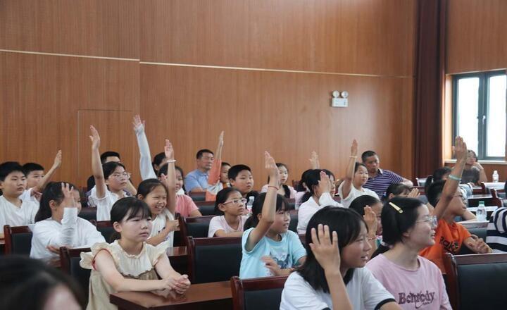江苏财经职业技术学院：筑梦童心港湾，助力健康成长  第3张