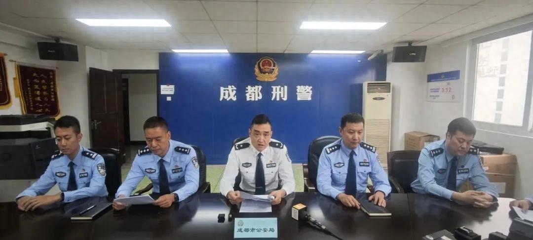 成都宽窄巷子出租车司机竟设连环圈套诈骗外地游客