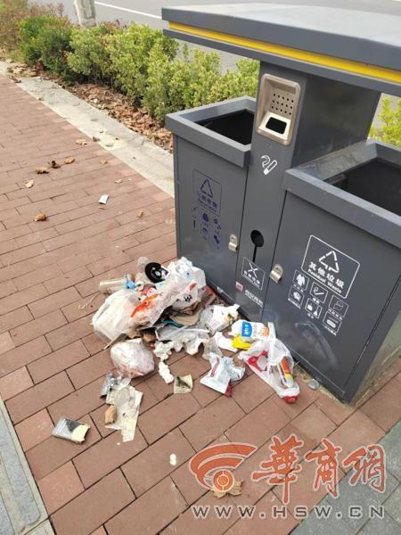 4 年了！小学门口公厕为何一直不开放？家长苦不堪言  第2张