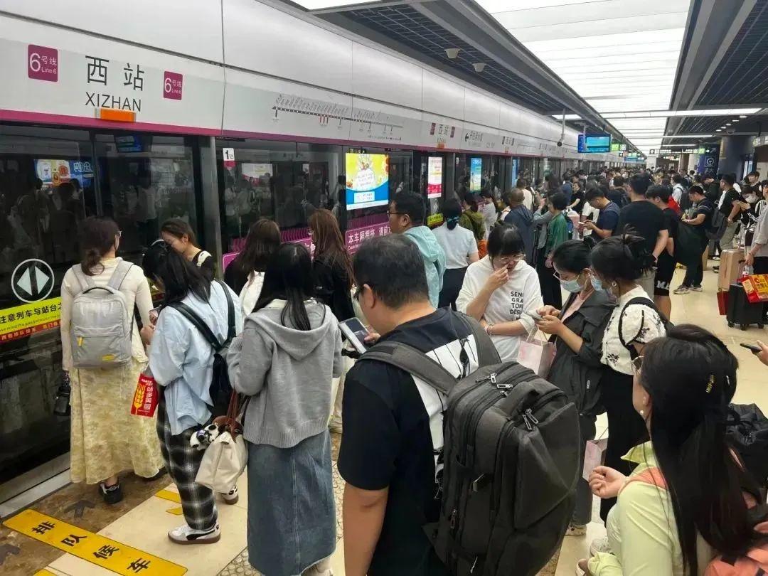 国庆假期，我市交通运输运行平稳有序，你贡献了多少人次？  第3张
