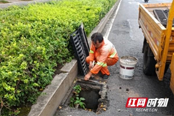 国庆我在岗！株洲城管用汗水诠释对祖国的深沉爱意  第1张
