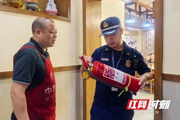 国庆假期株洲消防坚守岗位，全力守护群众平安过节  第2张