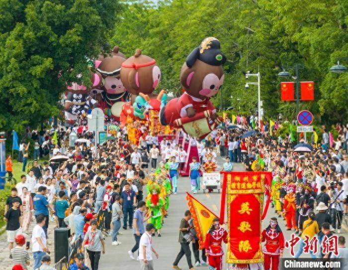 2024 年国庆假期，广东侨乡潮州府楼猴气模巡游，你去看了吗？  第1张