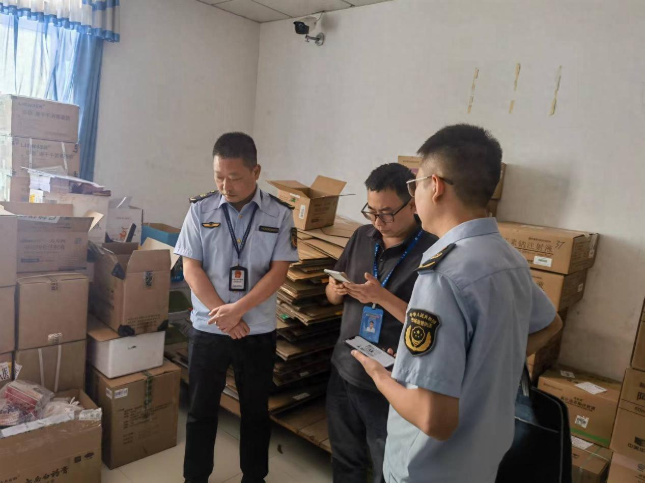 铜仁市市场监督管理局开展国庆节前药品质量安全检查，守护公众用药安全  第1张