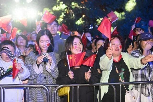 国庆假期云岩区接待游客超 124 万人次，旅游收入破 10 亿