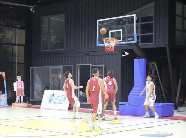 热血沸腾！贵州球王吴俊领衔，贵阳市第五篮球场国庆之夜嗨翻天  第2张