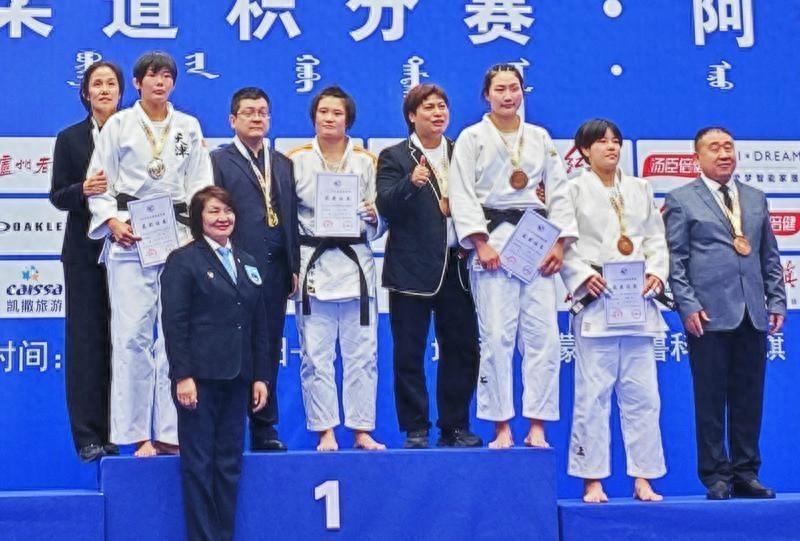 23 岁西安女将首次在成年组全国大赛中勇夺柔道金牌
