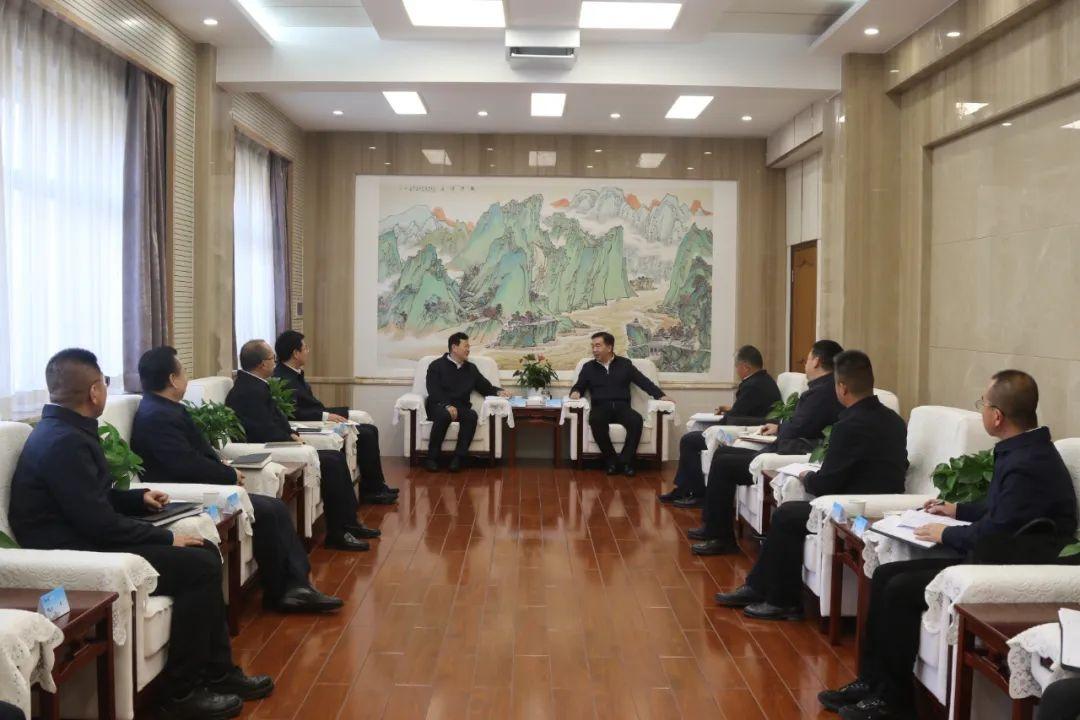 市委书记亢振峰与农行渭南分行行长王艳座谈，共商韩城发展大计  第2张