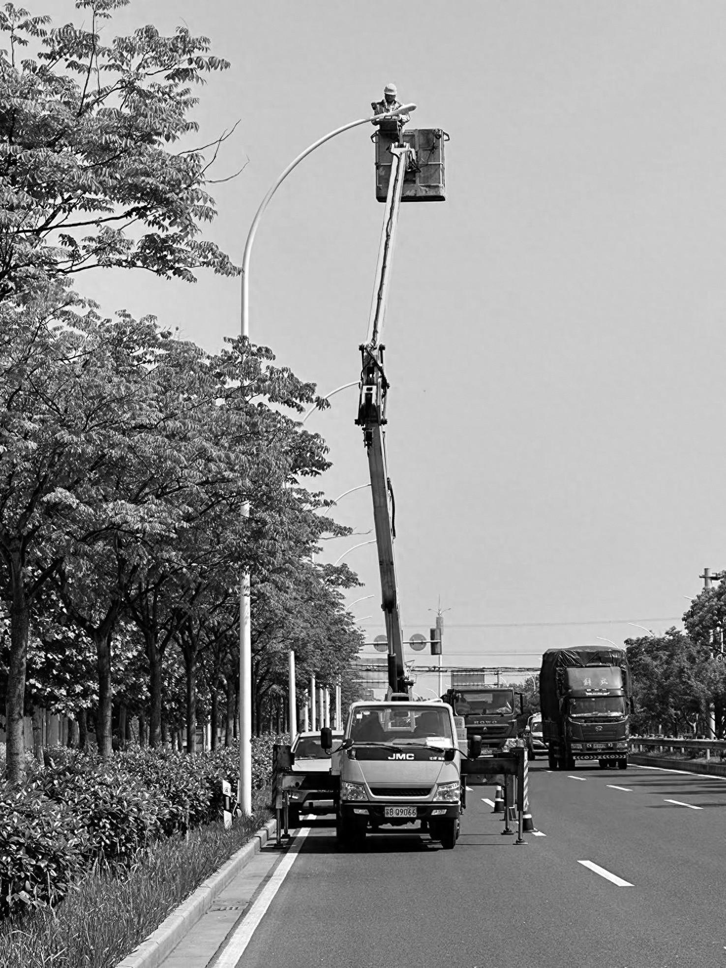 3 万多盏路灯装上智慧大脑，惠山城管打造城市照明一体化改造新标杆  第1张