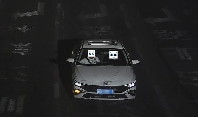未成年人竟无证驾驶宝马敞篷车上路，还不止一起  第2张