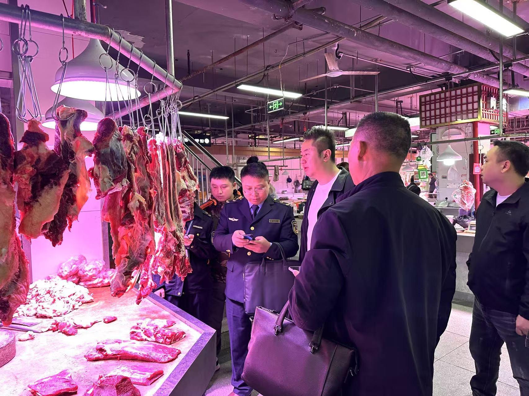 贵阳多部门联合检查肉类市场，守护市民舌尖上的安全  第2张
