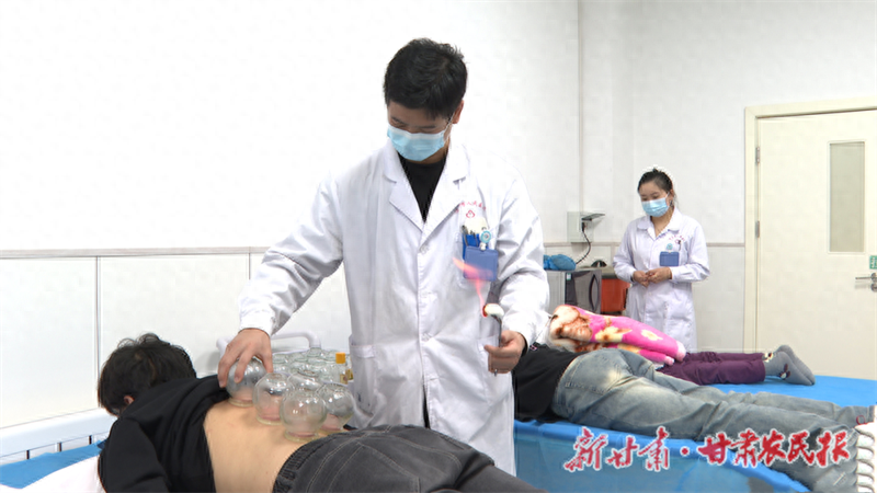 中医理疗成新宠，临夏市人民医院中医科和枹罕镇卫生院中医馆受热捧  第1张