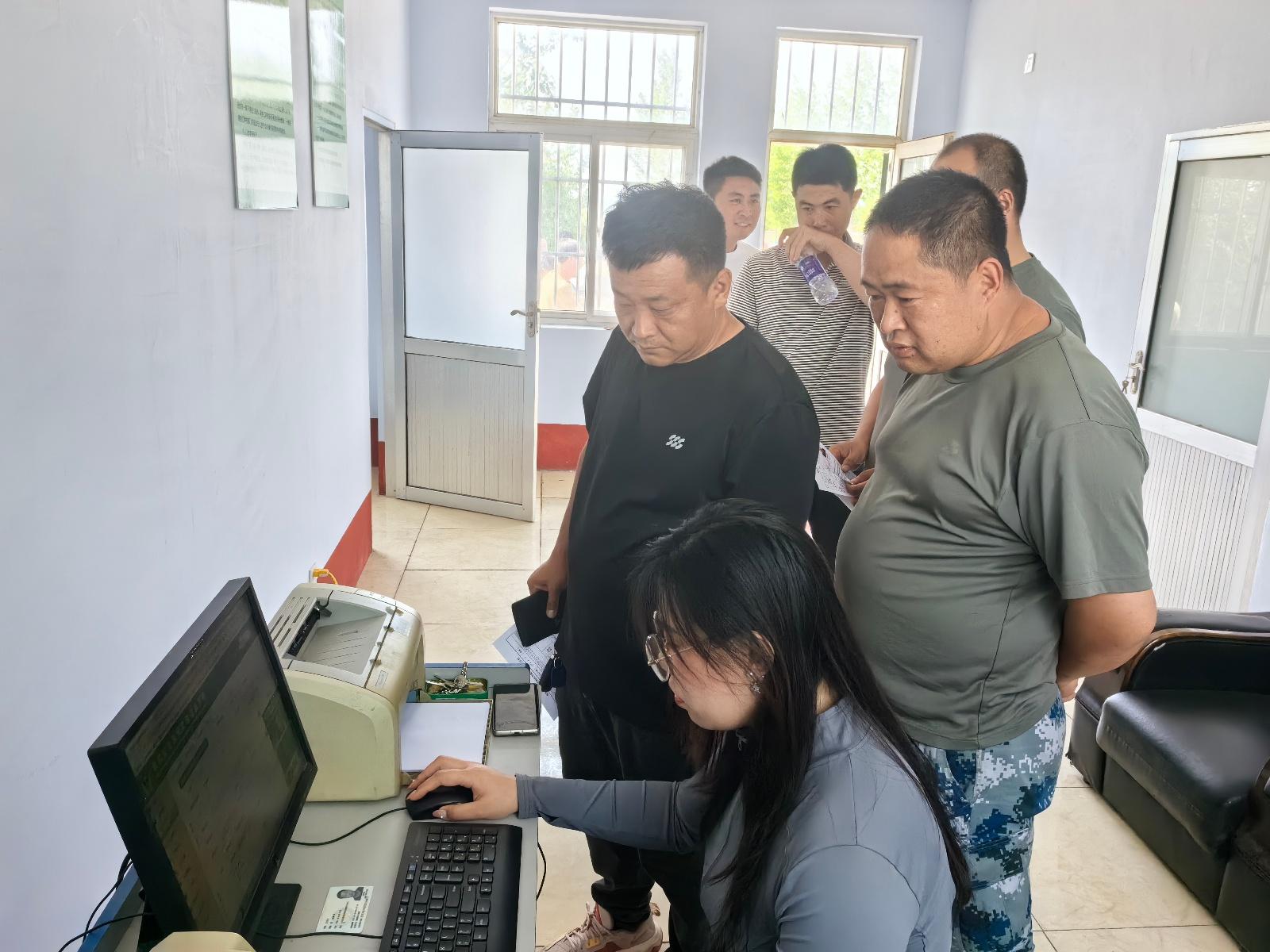 诸城市行政审批服务局聚焦主题服务，解决农机驾考难题，实现当天拿证  第2张