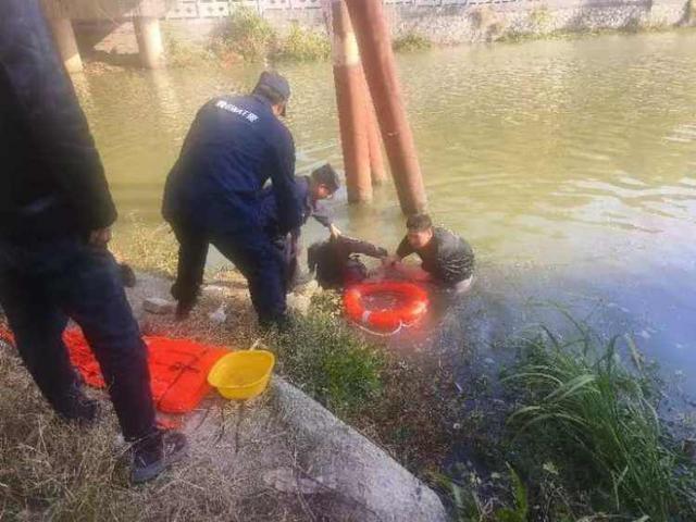 1 分钟生死营救！女子跳河，民警火速救援，成功挽救生命  第2张