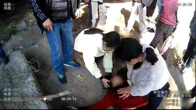1 分钟生死营救！女子跳河，民警火速救援，成功挽救生命  第3张