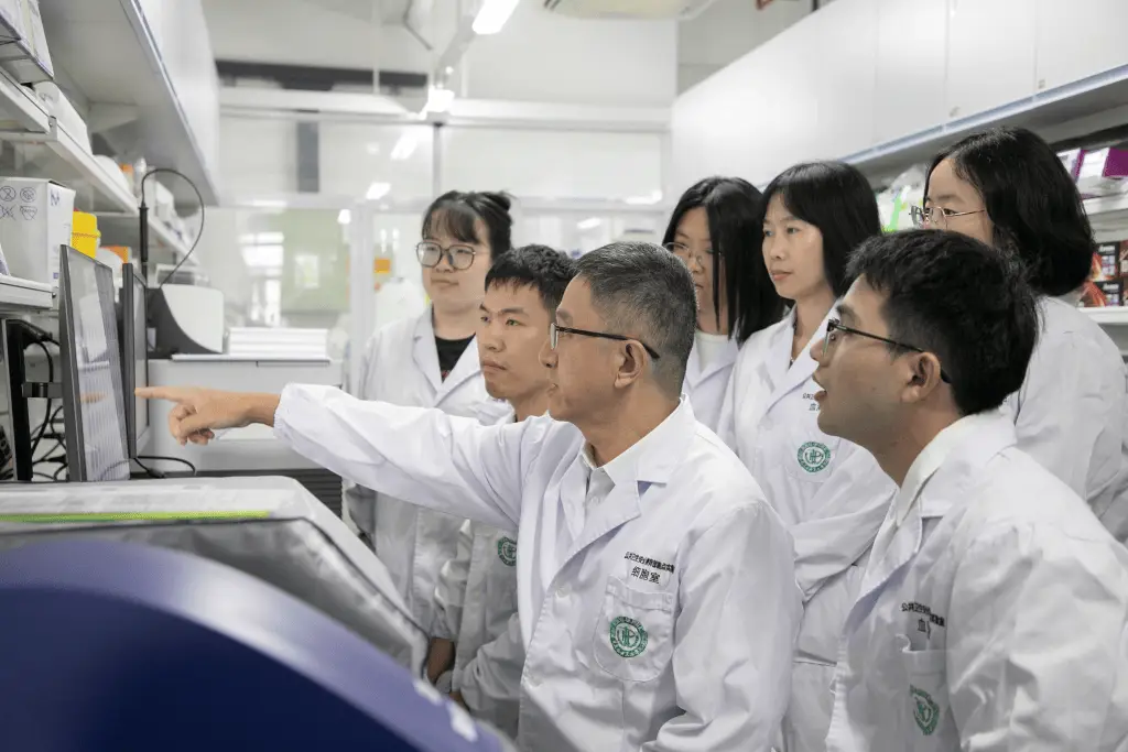 重大发现！复旦大学团队揭示季节性流感全球传播模式  第2张