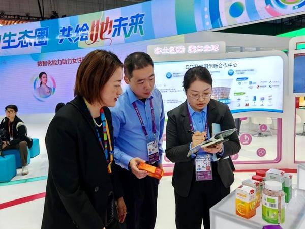 进博会药械化监管服务保障工作组全天候驻扎展馆，全力以赴做好现场巡查工作  第2张
