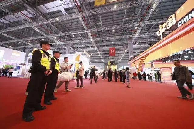 进博会失物找回机制获赞，警方贴心服务让你安心参展  第5张