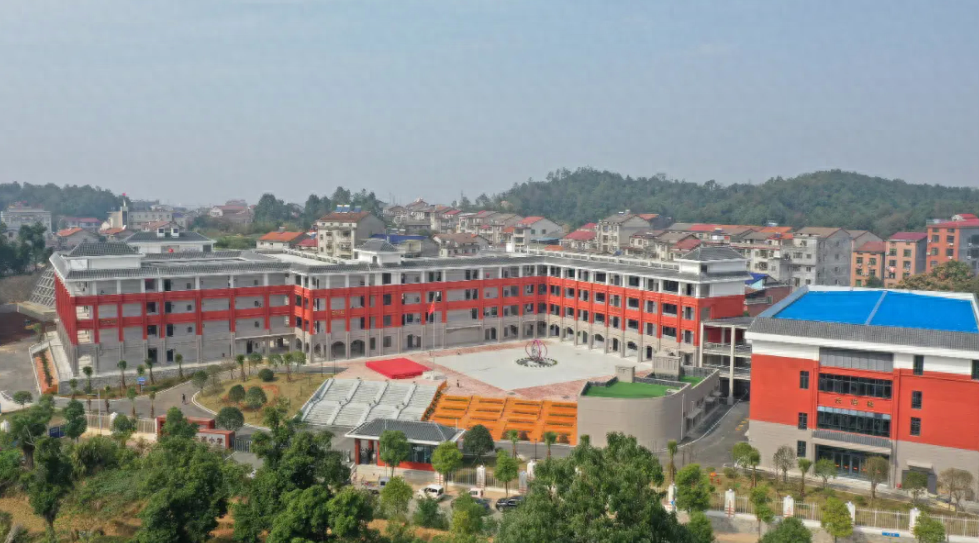 云溪小学新校区启用！崭新设施、丰富活动，学生们生活得十分自在