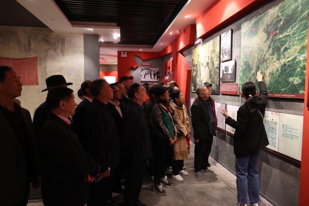 咸宁市第 32 届老年书画作品展在通城举行，亮点纷呈  第5张