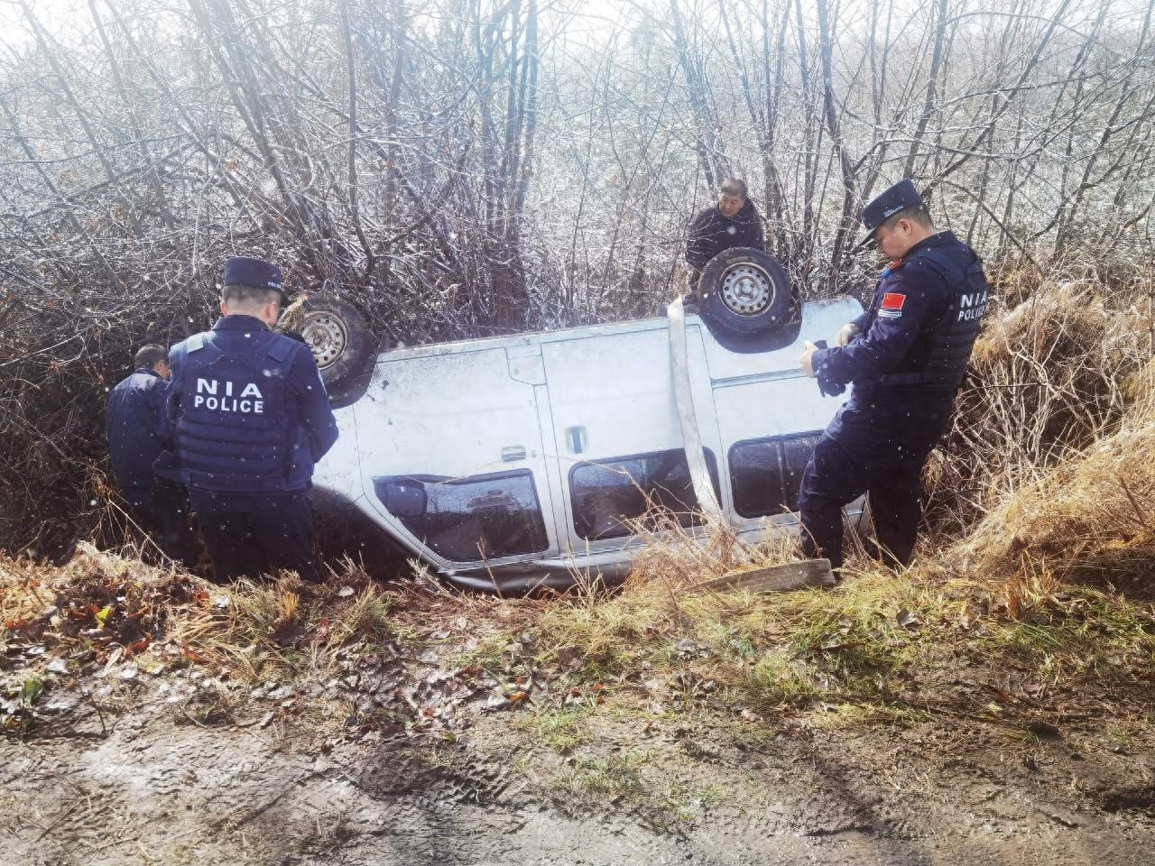 今冬首场降雪，白山边境管理支队如何为群众安全出行保驾护航？  第1张