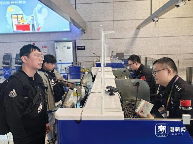 免签政策试行！首位享受政策红利的韩国旅客抵达宁波机场