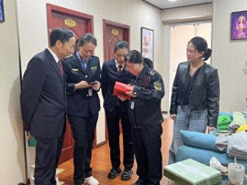 化妆品安全专项执法检查行动：保障用妆安全，维护消费者权益