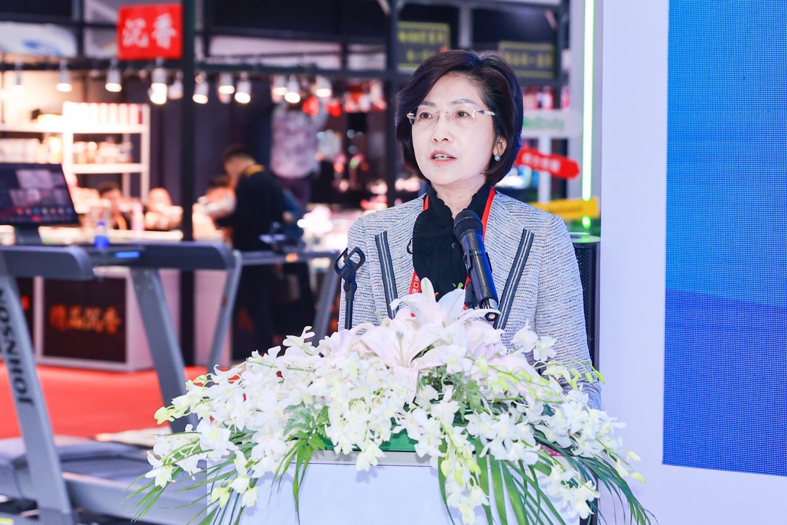 第七届进博会：休闲跑鞋团体标准发布，推动体育产业高质量发展  第2张
