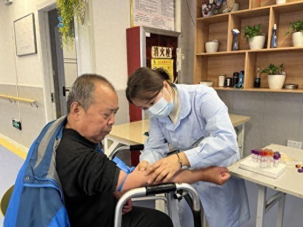 关爱老人健康，医养结合送温暖！雁塔区这一行动太暖心了  第1张