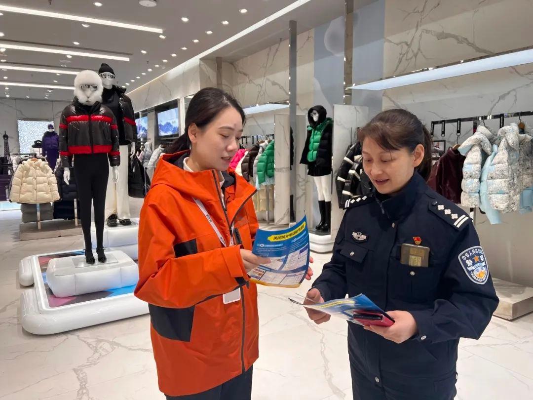 双十一狂欢节，秦淮公安分局多举措确保物流安全，你知道吗？  第2张