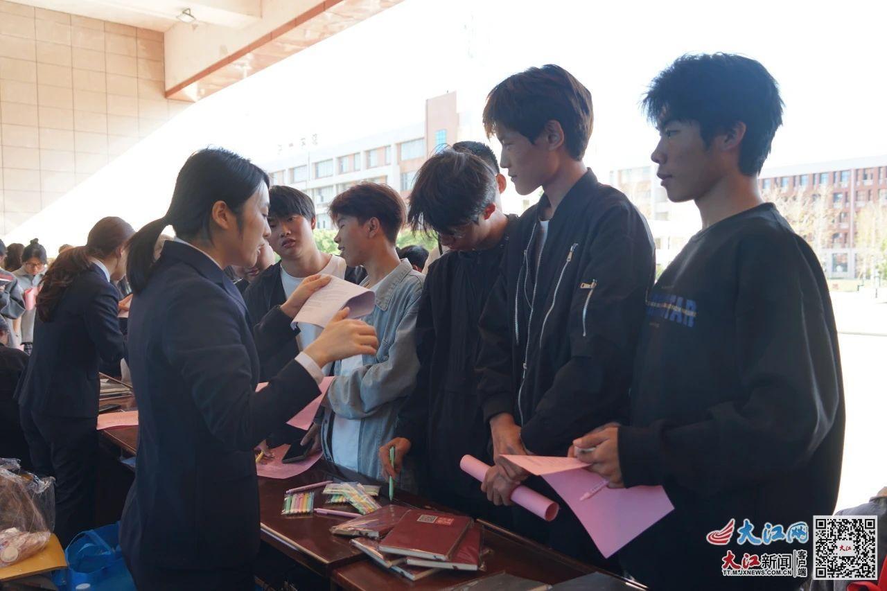 丰城市人民检察院走进江西洪州职业学院，这场反诈宣传活动不容错过  第2张