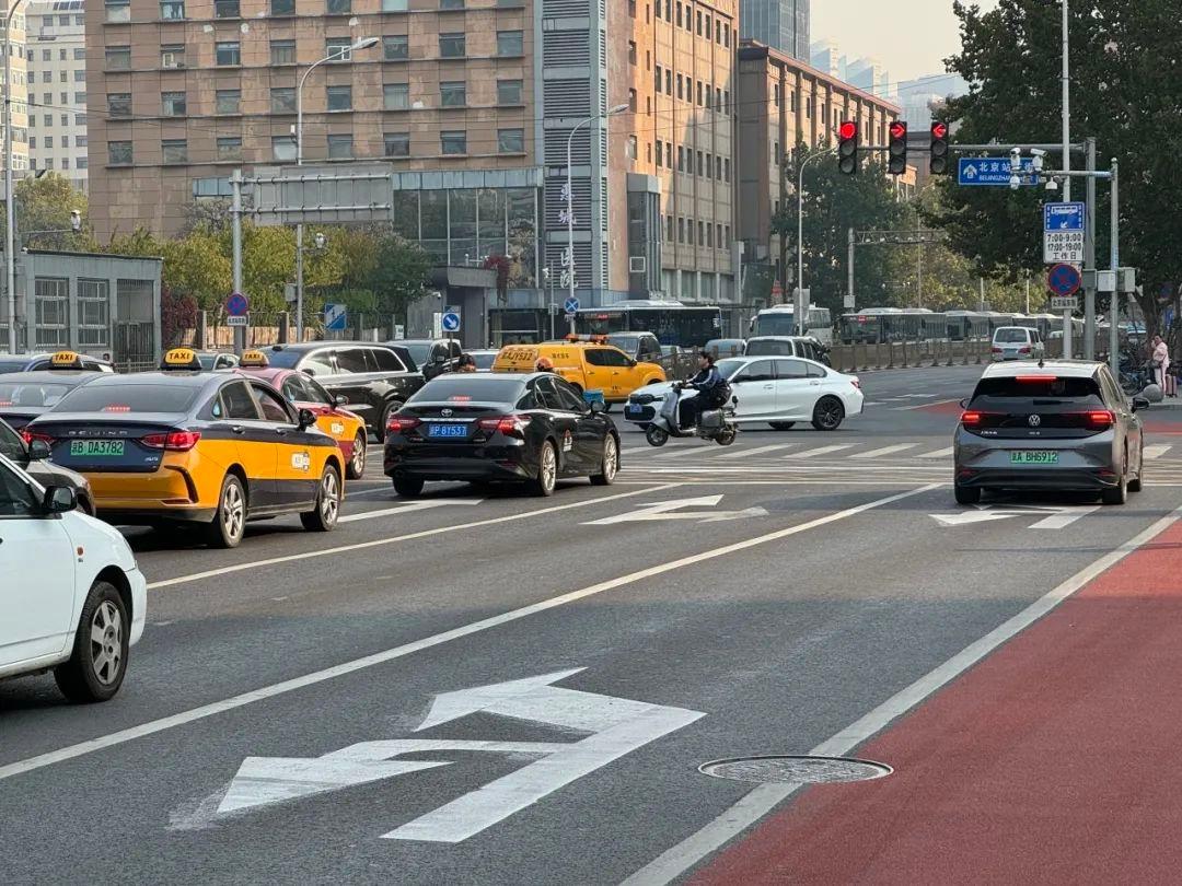 北京交管部门持续推进秩序治理，北京站区域通行效率提升近四成  第5张
