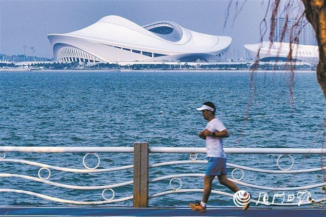 冷空气来袭！鹭岛北风劲吹，气温骤降，市民需添衣保暖  第2张