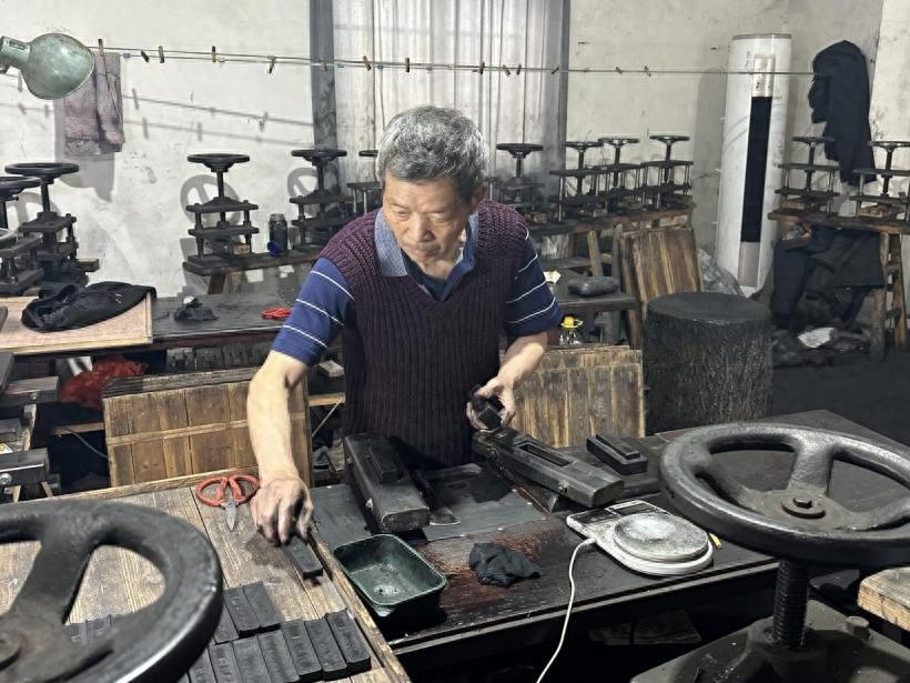 徽墨飘香，千年故事在指尖流转：上庄老胡开文墨厂的匠心传承与创新之路