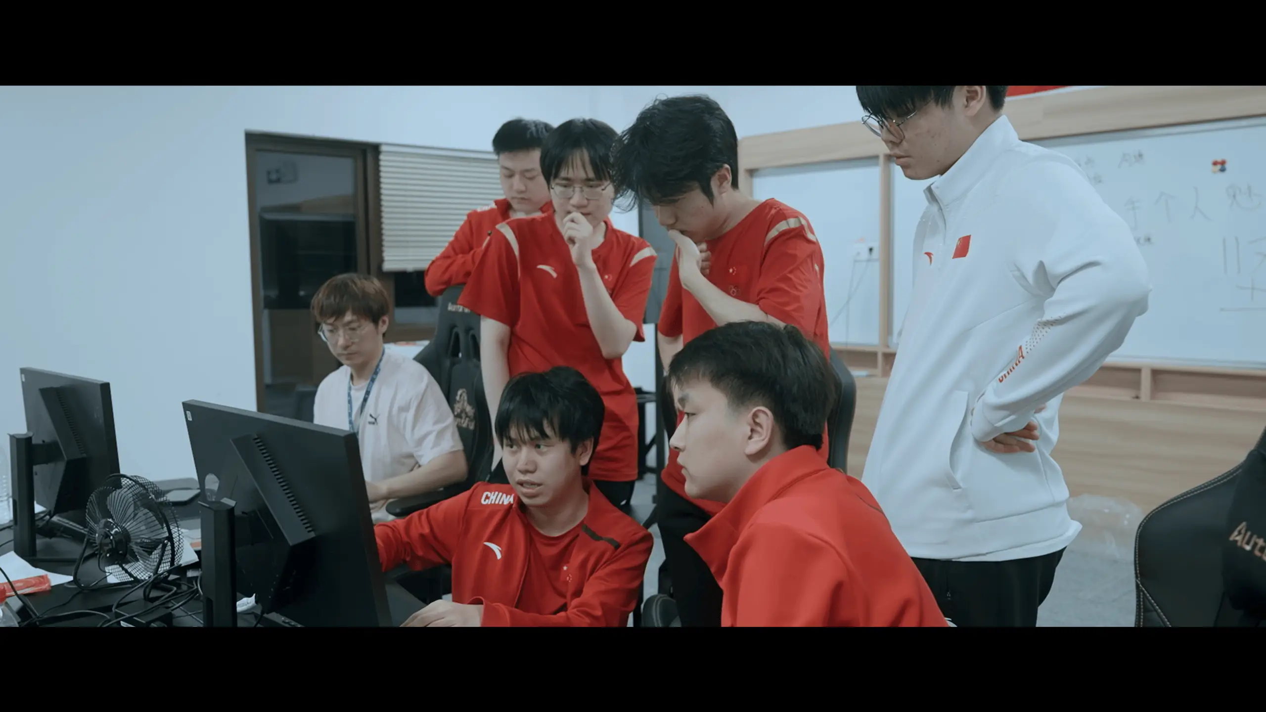揭秘今年二十二幕后故事：导演倪萌如何捕捉电竞历史性瞬间  第2张