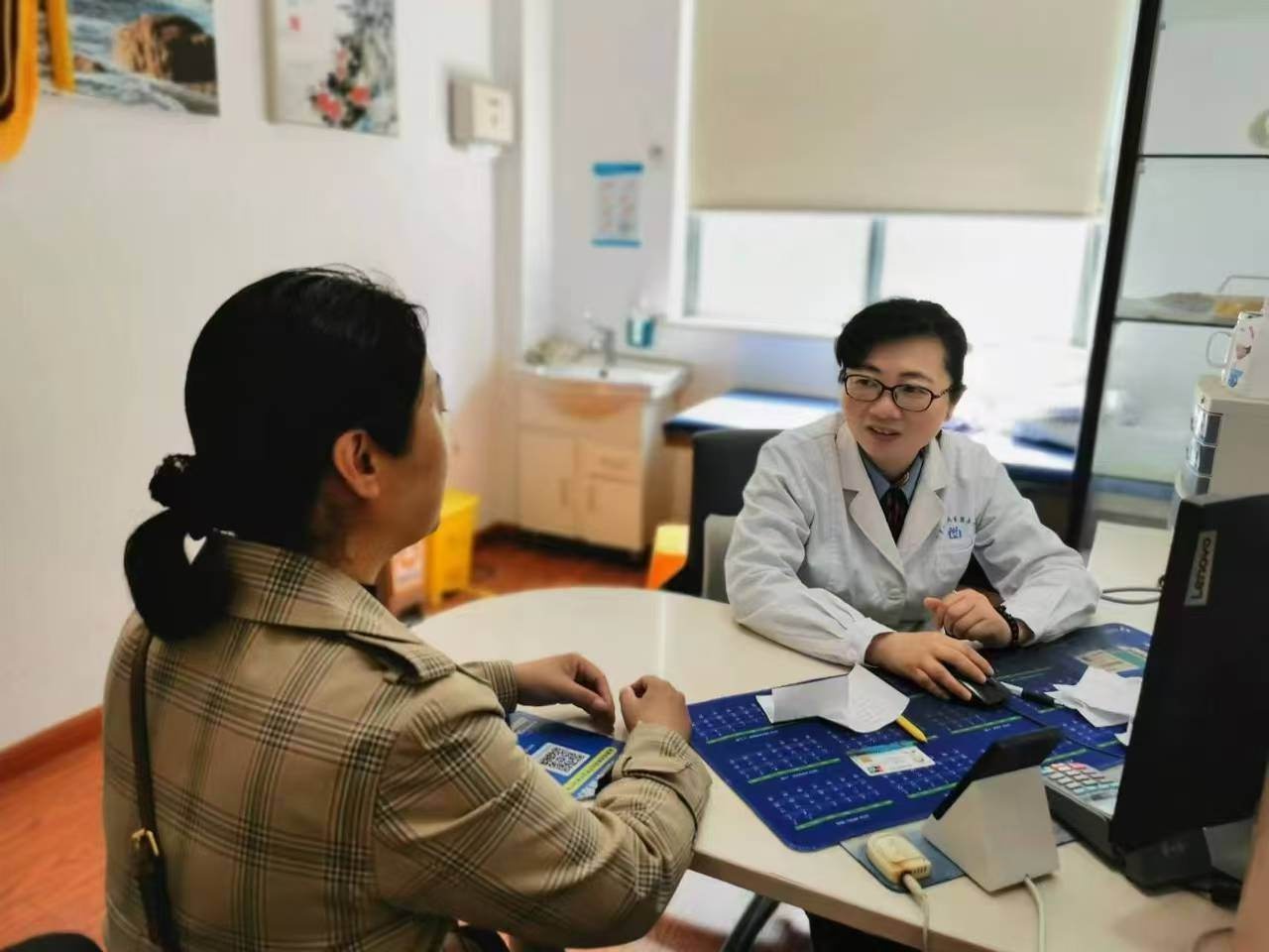 冬日被窝成噩梦？75岁大爷失眠魔咒，乡村老人就医难，浙江健康守门人如何破解？  第2张