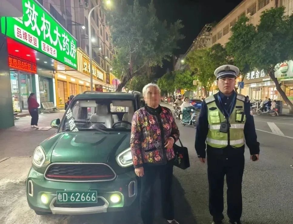 老头乐禁令下，数万老年人的出行困境：他们的未来在哪里？  第2张