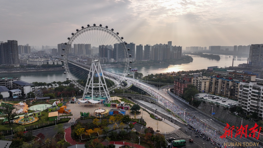 2024衡阳马拉松：20000名跑者穿越冬日雁城，艳阳下的激情奔跑  第5张