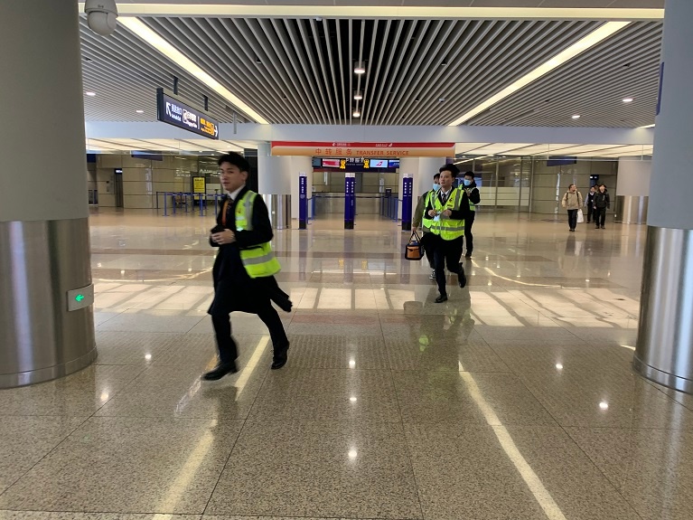 4小时生死时速！东航国航联手飞越2000公里，完成罕见AB型血肝脏移植接力  第2张