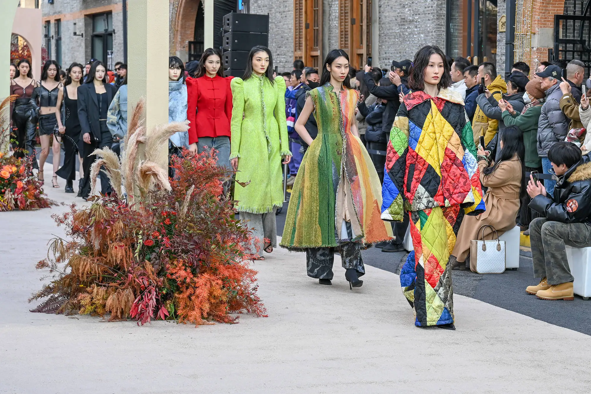 在石库门里穿越时光：2024张园时尚文化周，青年设计师的摩登之旅  第3张