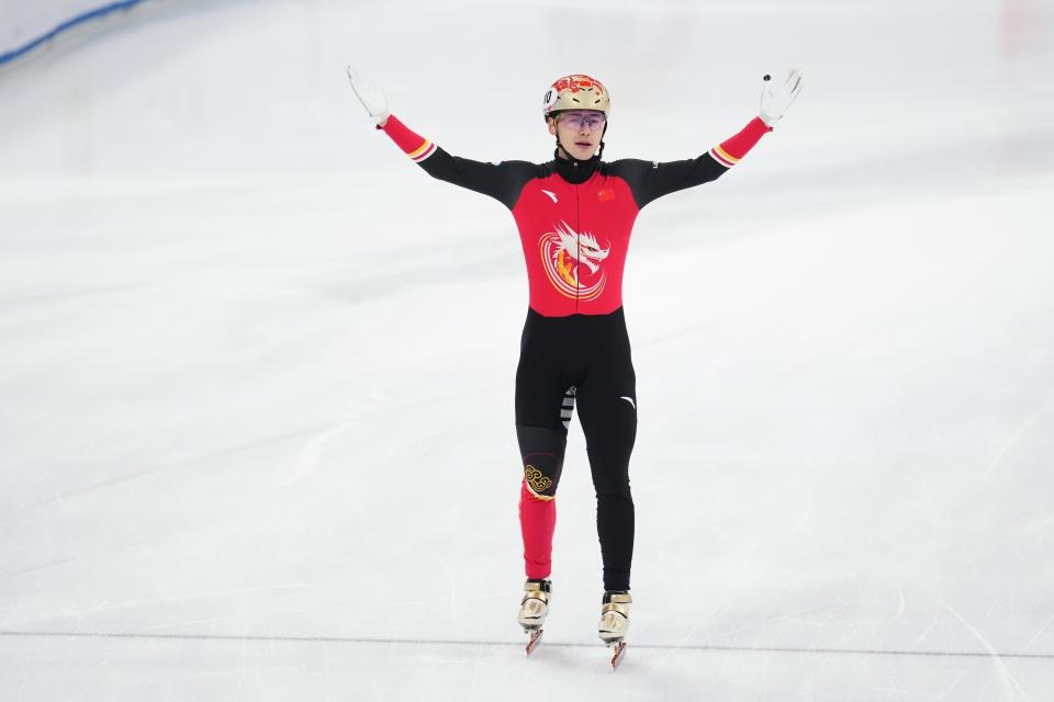 中国队霸气夺冠！短道速滑世界巡回赛北京站男子5000米接力A组决赛惊险瞬间  第6张