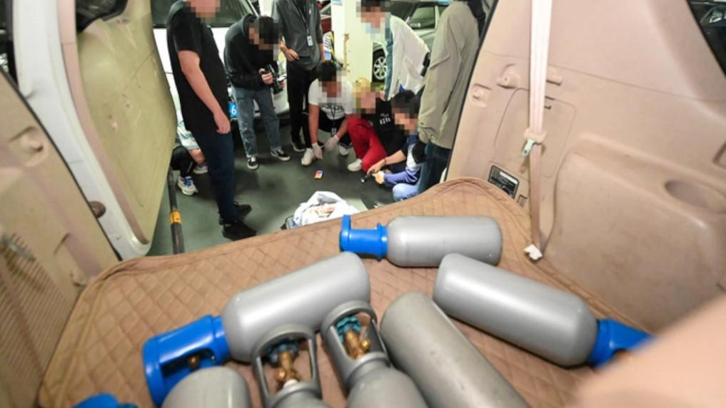 笑气不是毒品，却比毒品更可怕！20岁年轻人为何深陷其中？  第3张