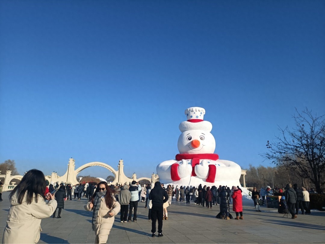 雪人先生惊艳亮相，太阳岛雪博会成网红打卡地，你还在等什么？