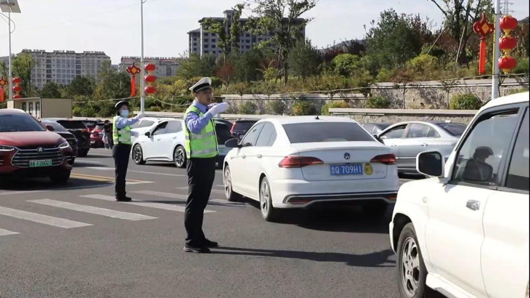 国庆期间淄博游客络绎不绝，政法干警日夜坚守交出平安答卷  第8张