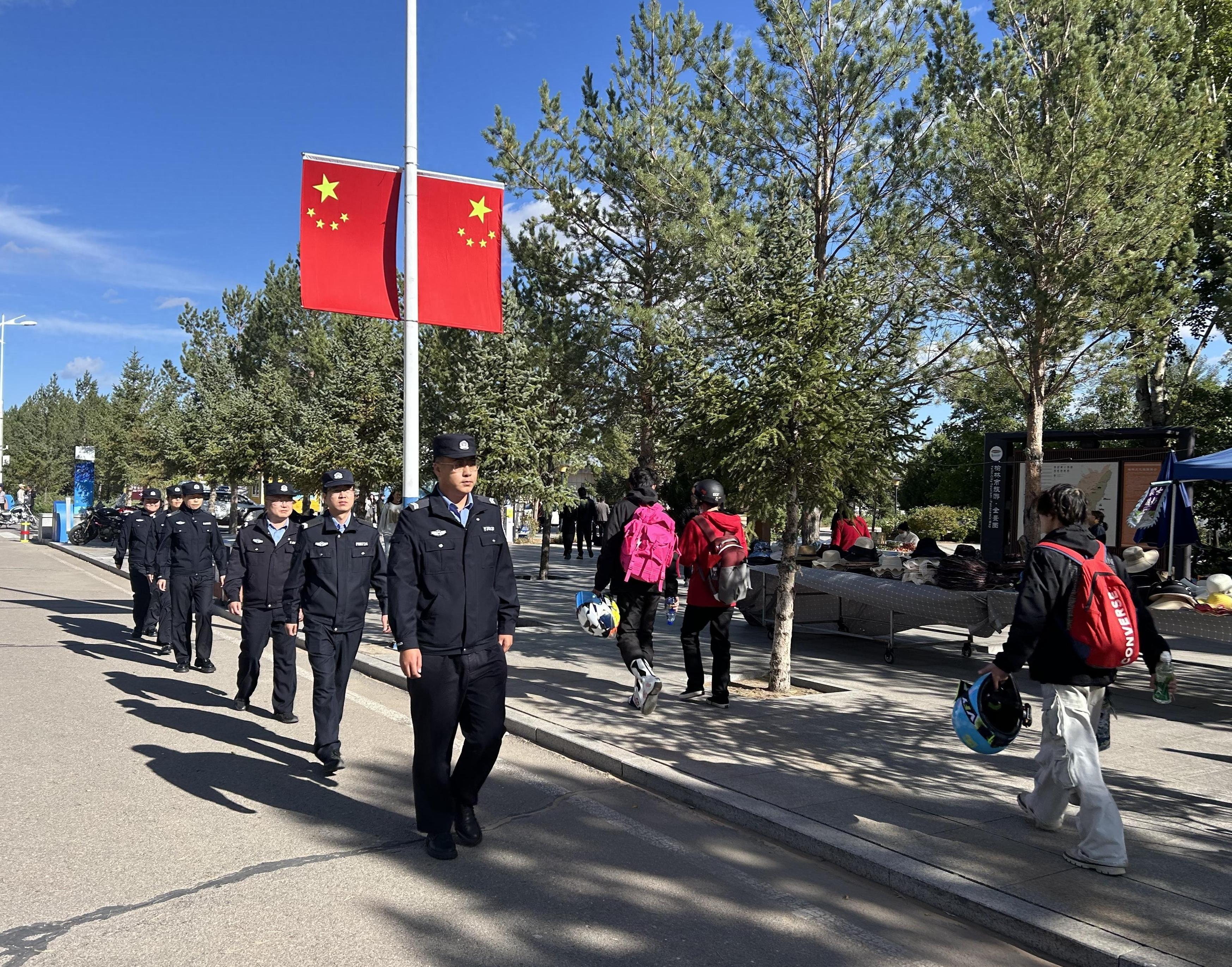 国庆佳节，尔林兔派出所全力守护，只为你的欢乐假期保驾护航