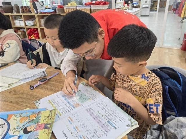 国庆假期，120 余人次参与！长城爱心大本营携手多单位，助力青少年全面发展  第1张