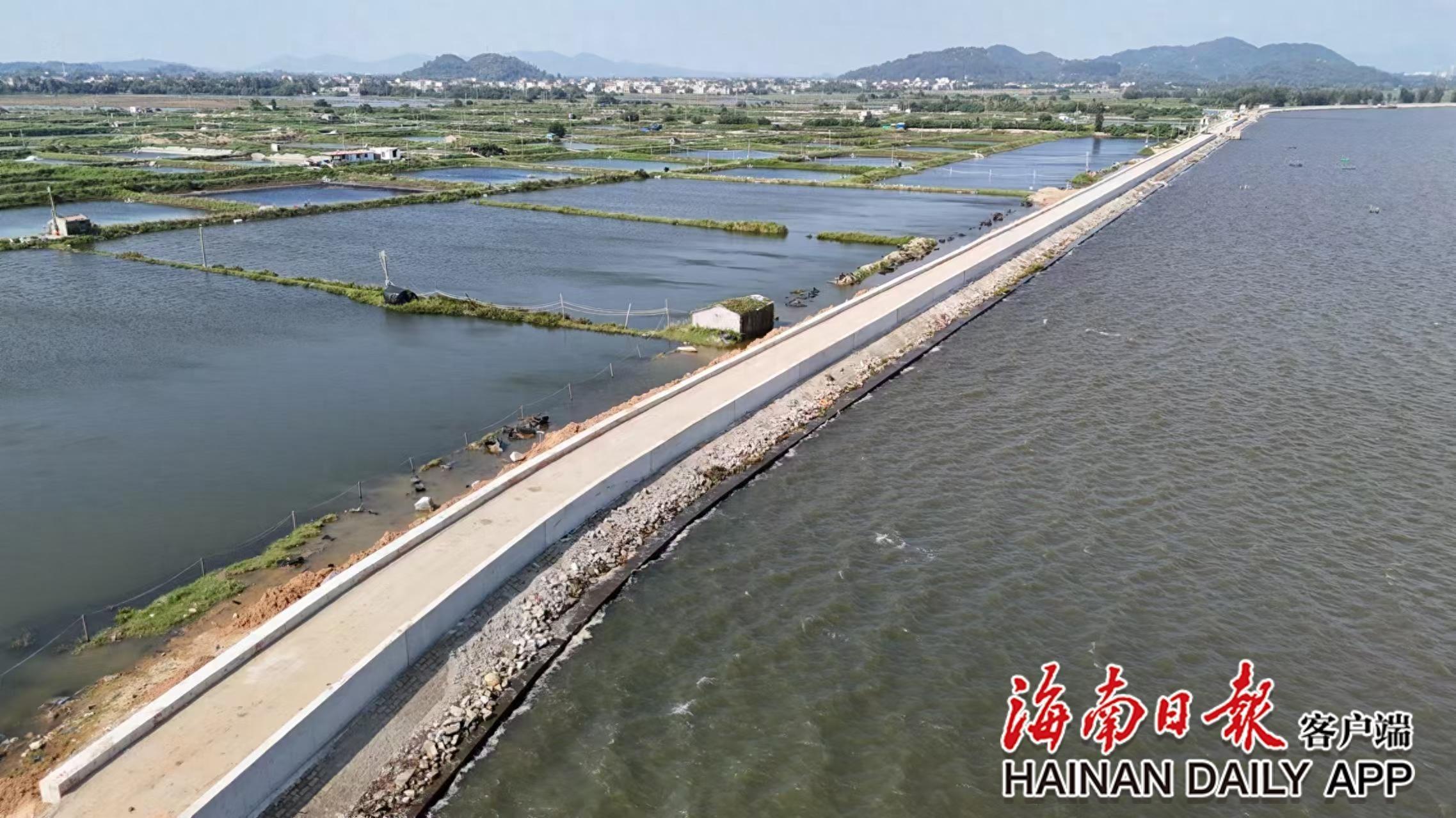 万宁小海防潮堤加固工程：进度惊人，保障 7.92 万人安全  第1张